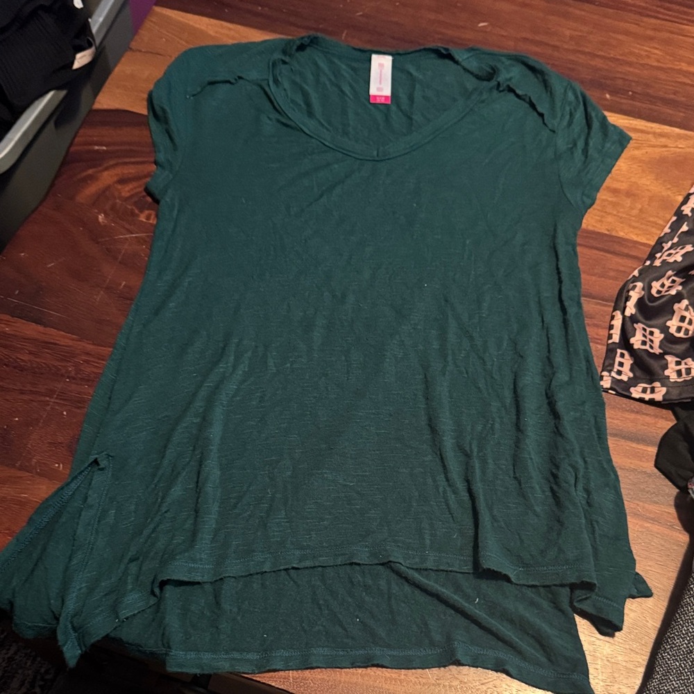 No Boundaries Teal Short Sleeve Top